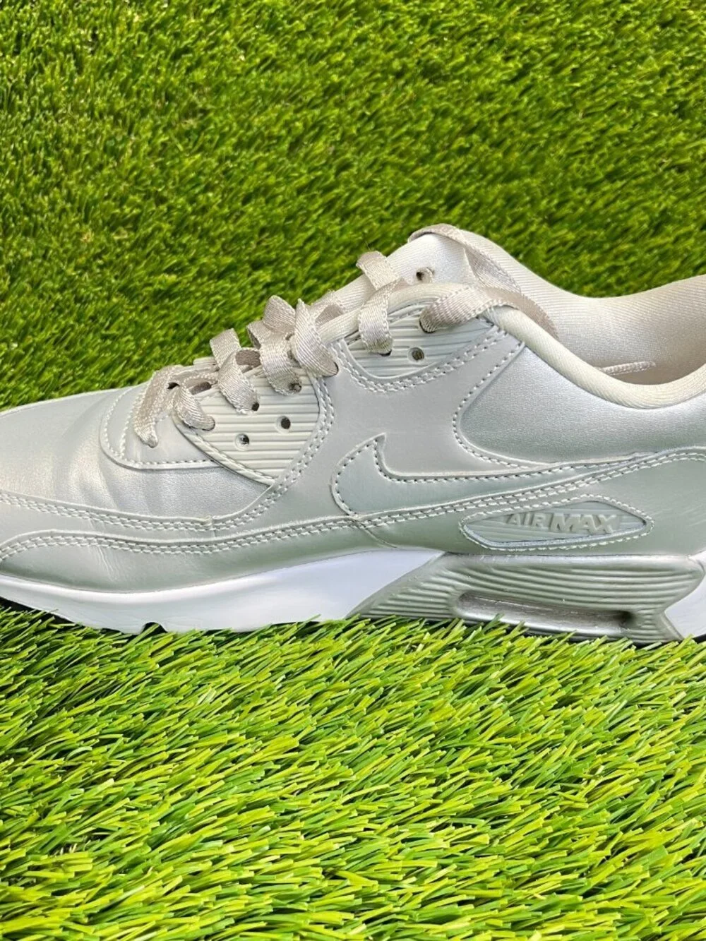 Nike Air Max 90 SE Boys Size 7Y Silver White Casual Leather Shoes Sneakers‎